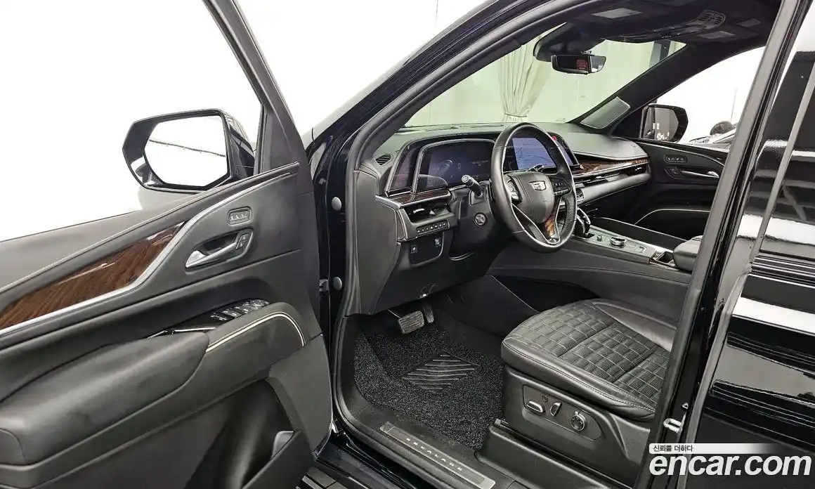 Cadillac Escalade 2023 6.2 гидро в Москве № 256475, фото 10