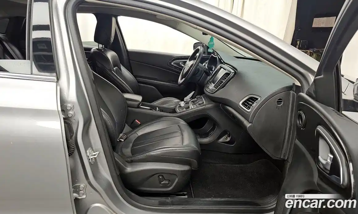 Chrysler 200 2015 2.4 гидро в Москве № 256776, фото 11