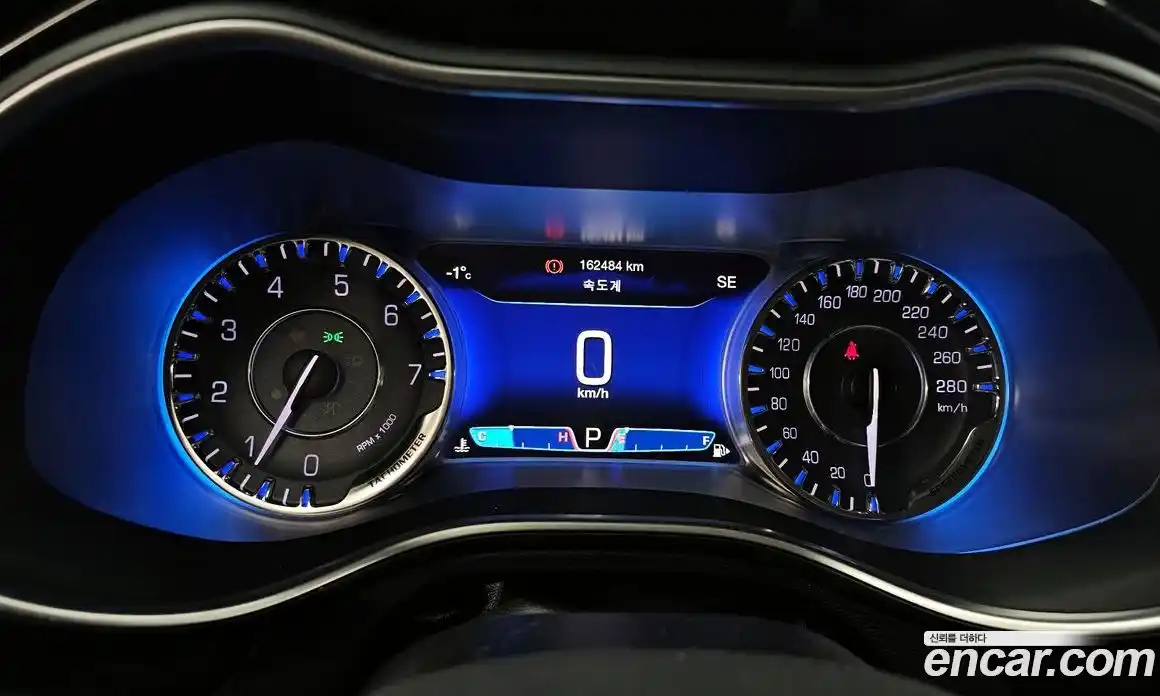 Chrysler 200 2015 2.4 гидро в Москве № 256776, фото 8