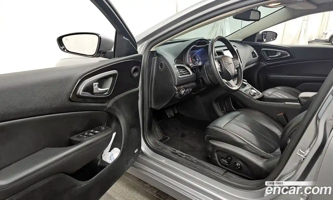 Chrysler 200 2015 2.4 гидро в Москве № 256776, фото 10