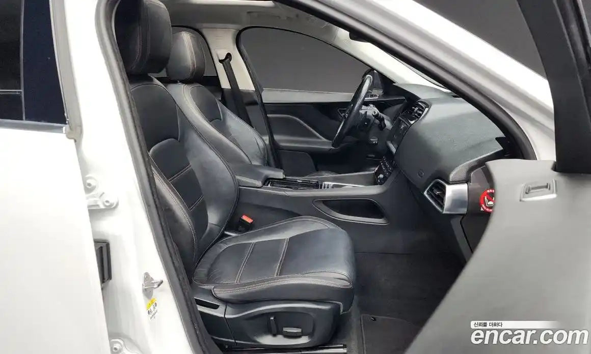 Jaguar F-Pace 2017 2.0 гидро в Москве № 263462, фото 11