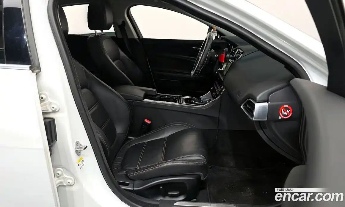 Jaguar XE 2017 2.0 гидро в Москве № 264726, фото 11