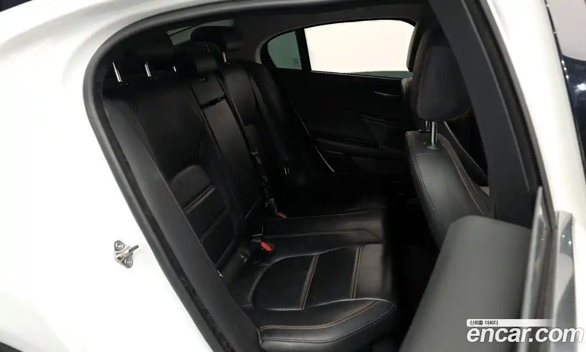 Jaguar XE 2017 2.0 гидро в Москве № 264726, фото 12