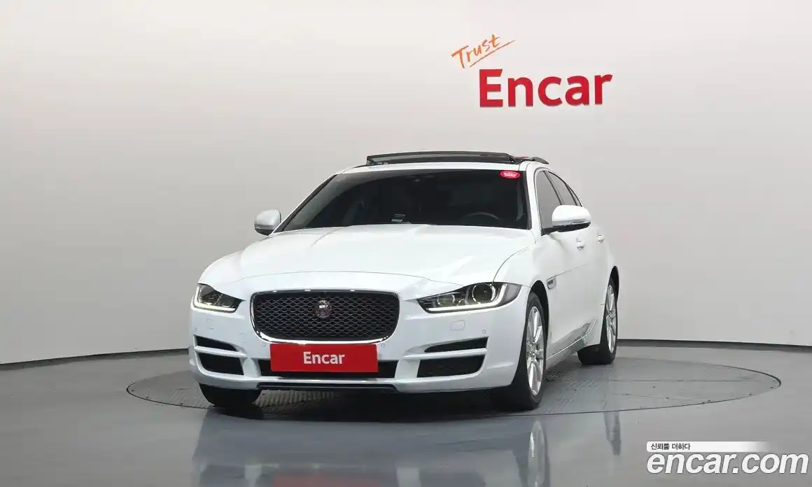Jaguar XE 2017 2.0 гидро в Москве № 264726, фото 3