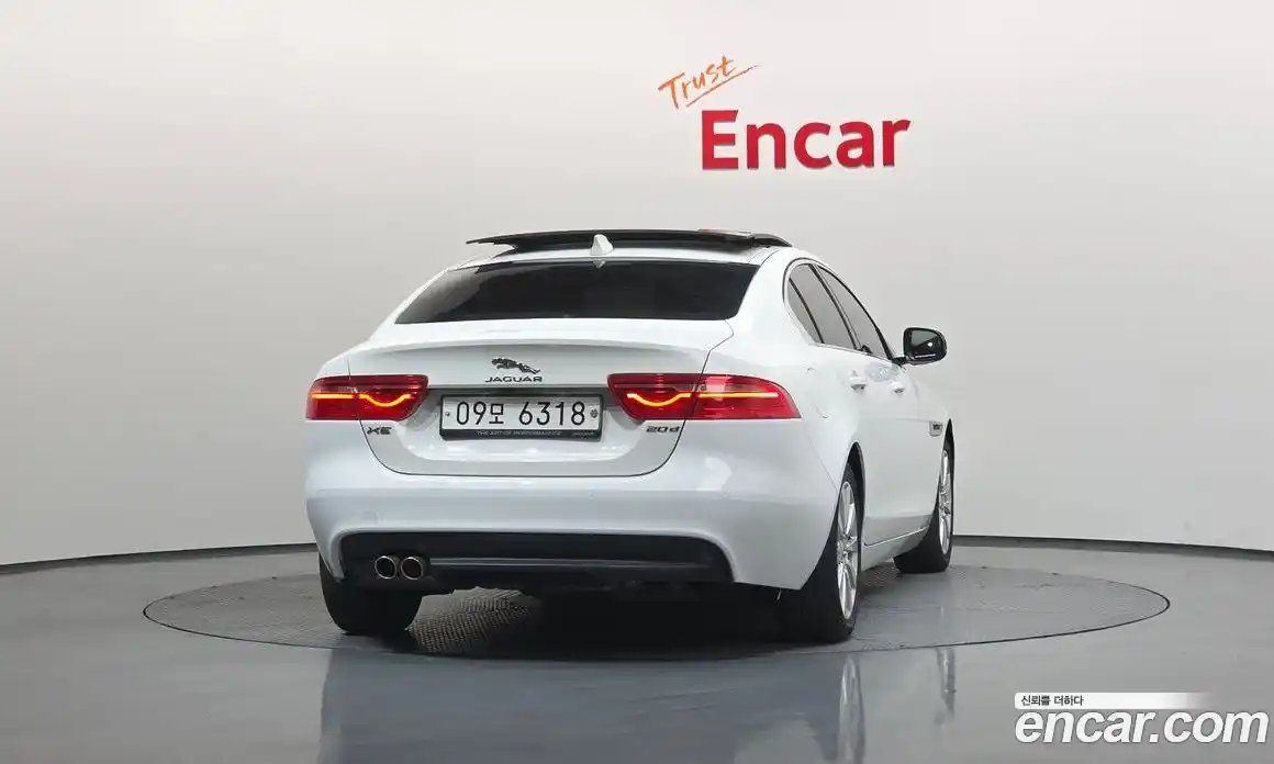 Jaguar XE 2017 2.0 гидро в Москве № 264726, фото 4