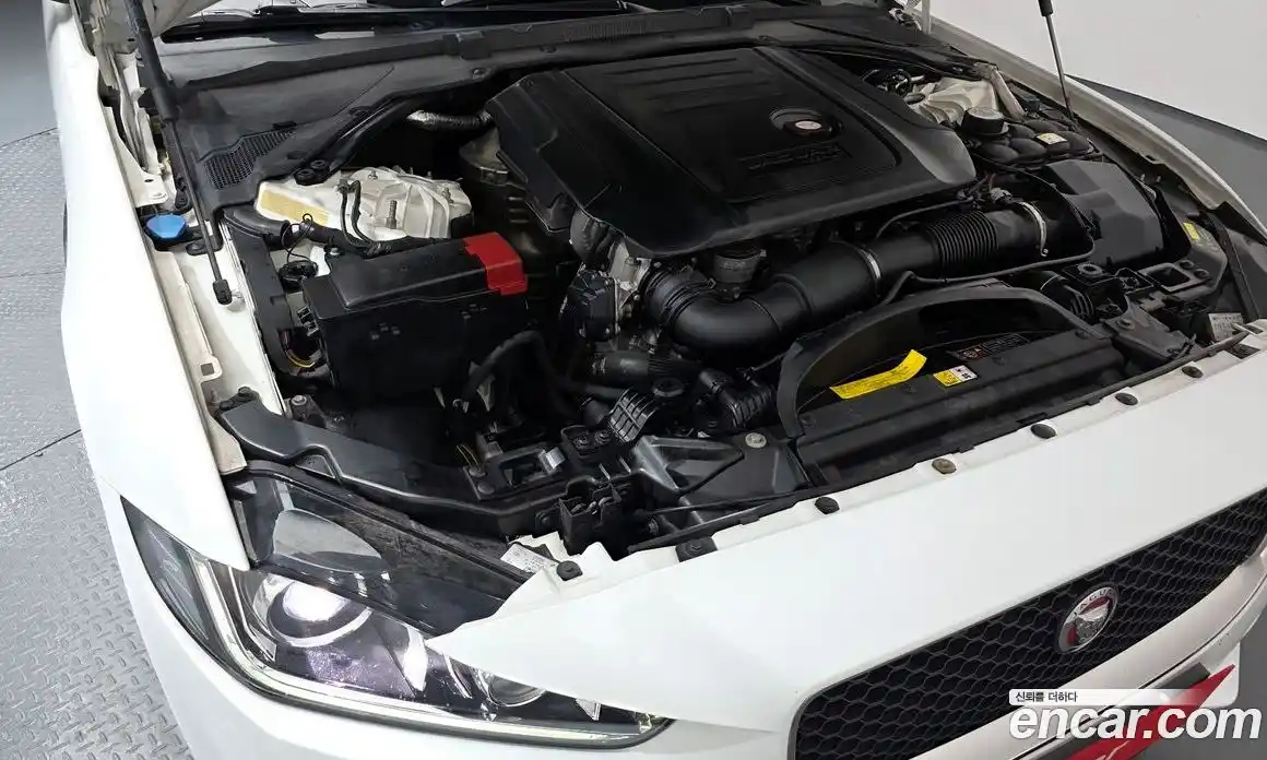 Jaguar XE 2017 2.0 гидро в Москве № 264726, фото 6