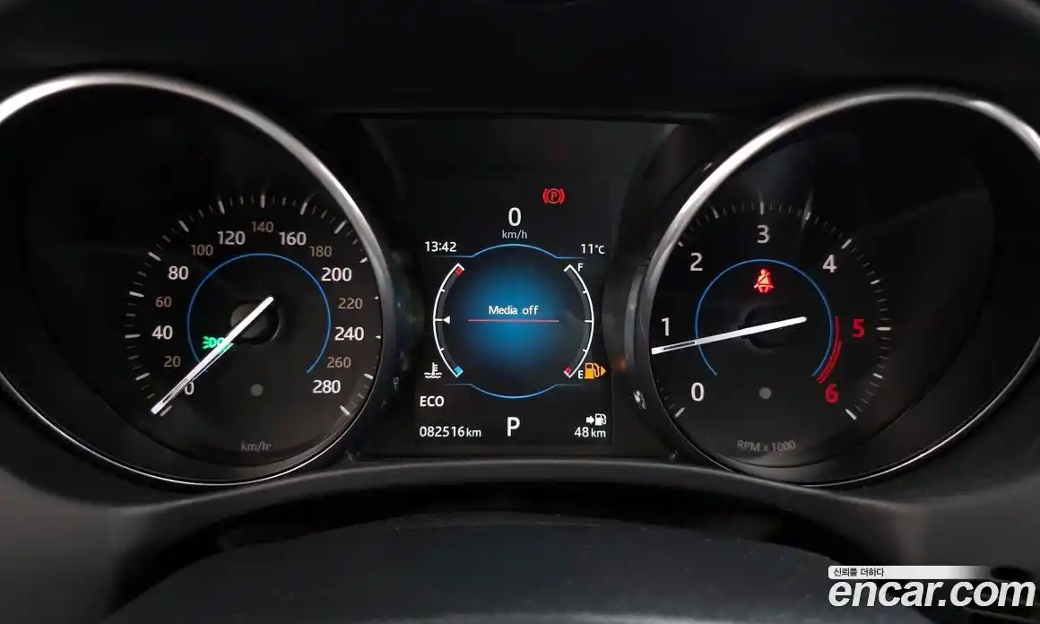 Jaguar XE 2017 2.0 гидро в Москве № 264726, фото 8