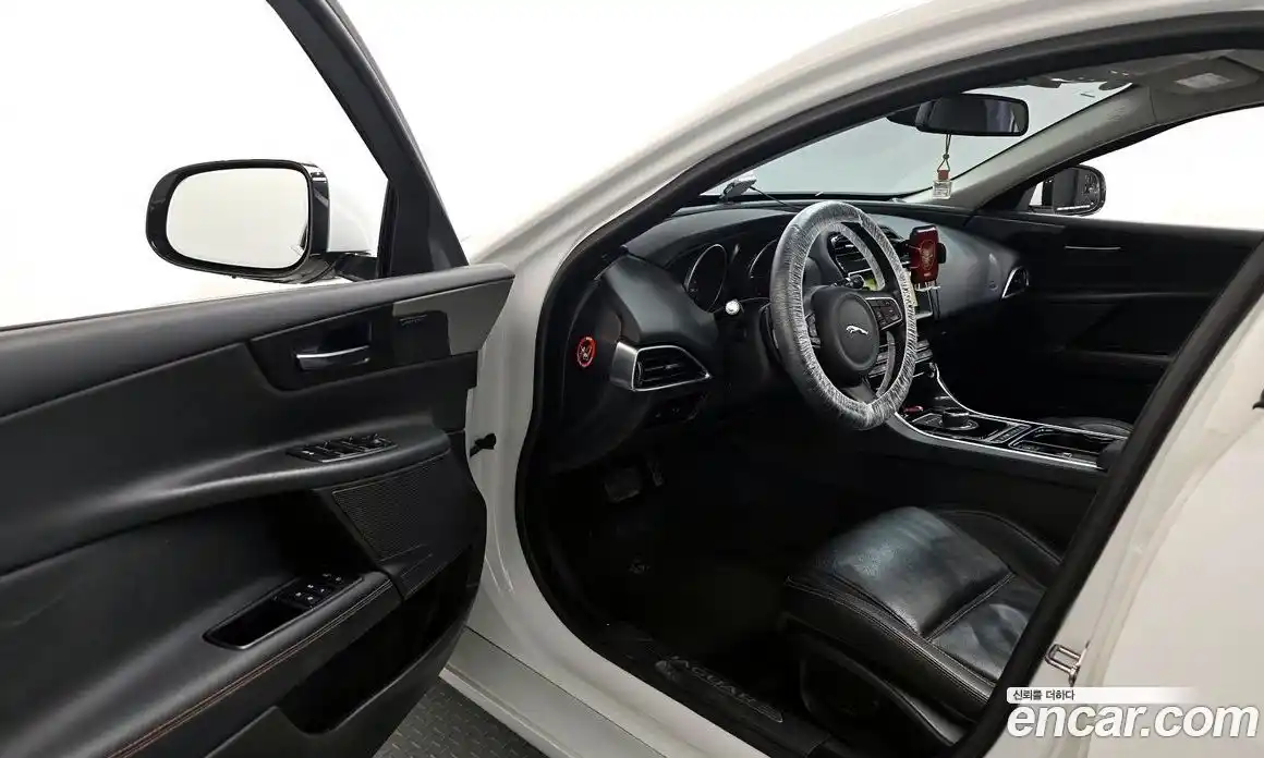Jaguar XE 2017 2.0 гидро в Москве № 264726, фото 10