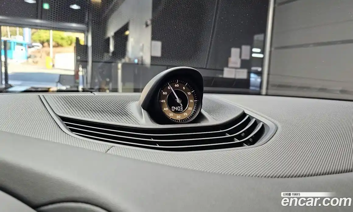 Porsche Taycan 2024 0.1 гидро в Москве № 270143, фото 19