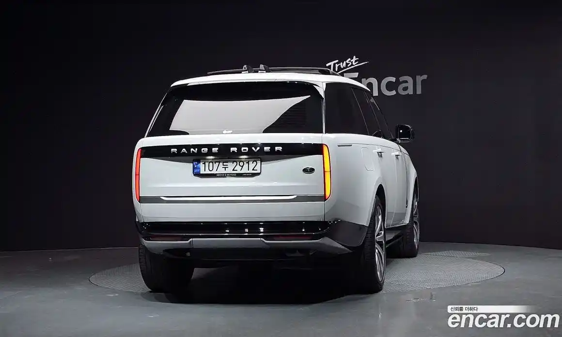 Land Rover Range-Rover 2023 4.4 гидро в Москве № 298223, фото 4