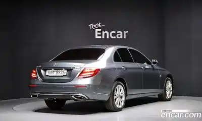 Mercedes-Benz E-Class 2018 2.0 гидро, миниатюра 2