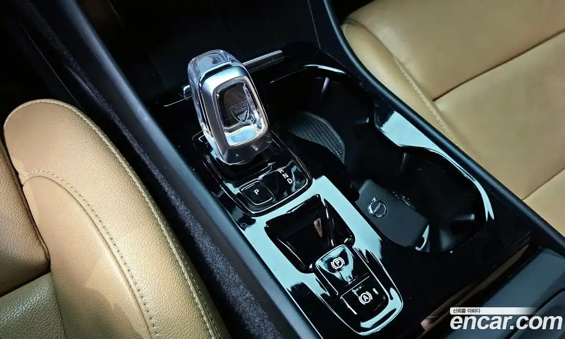 Volvo XC40 2021 2.0 гидро в Москве № 344047, фото 9