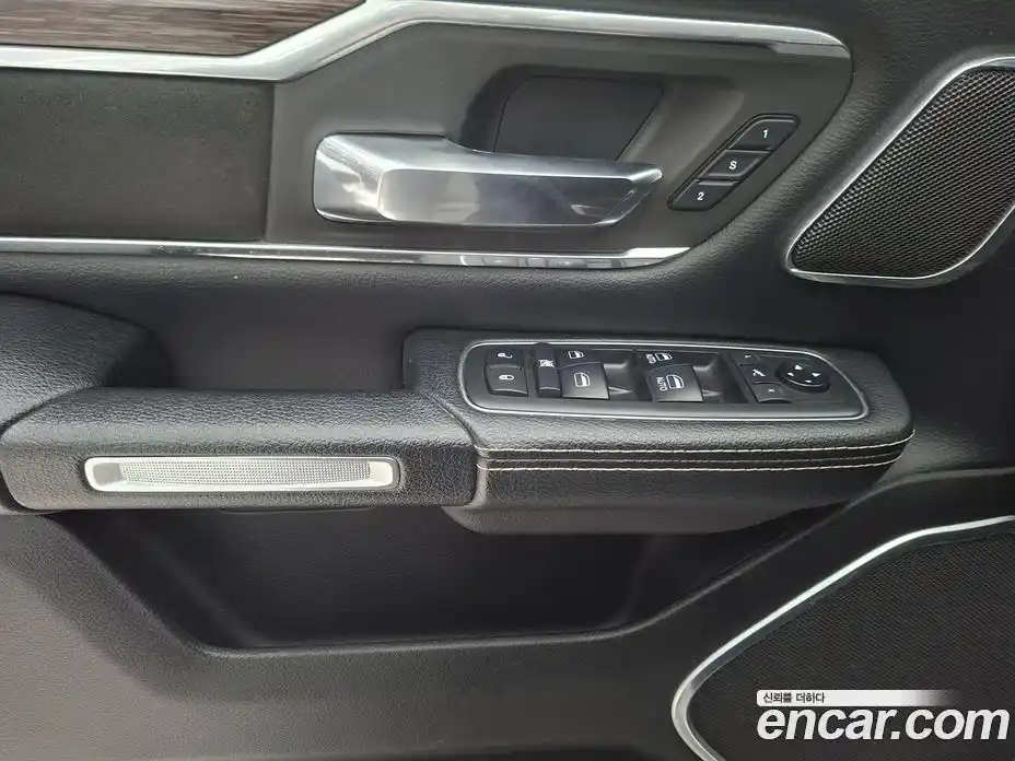 Dodge Ram Pick Up 2019 5.7 гидро в Москве № 362356, фото 16