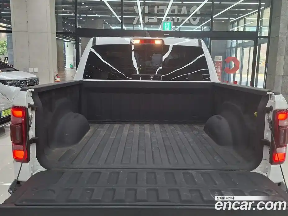 Dodge Ram Pick Up 2019 5.7 гидро в Москве № 362356, фото 7