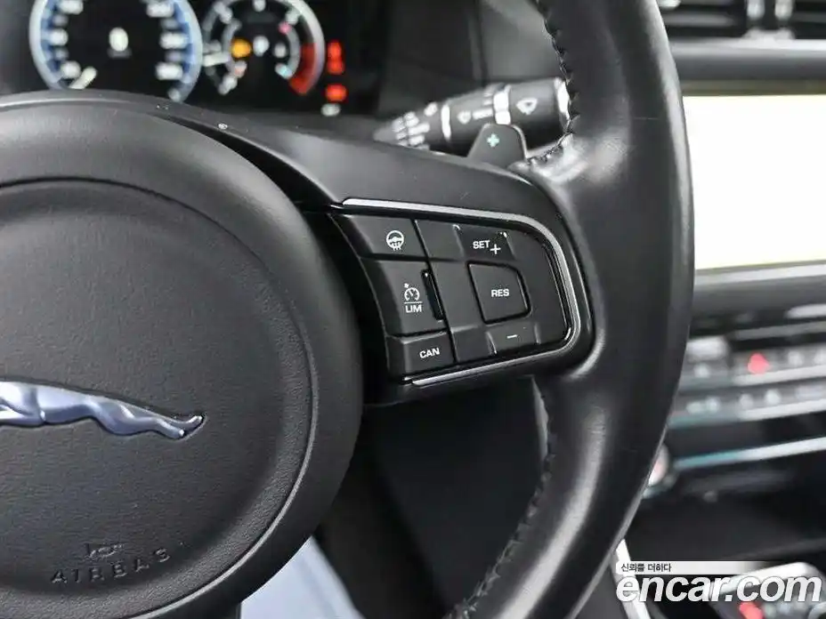 Jaguar XF 2017 2.0 гидро в Москве № 386434, фото 17