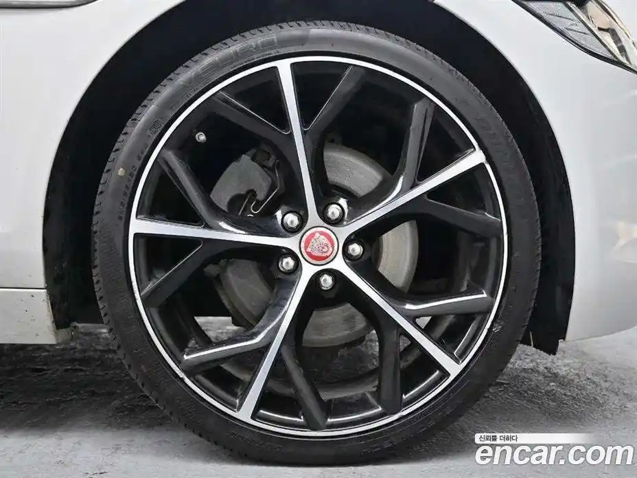 Jaguar XF 2017 2.0 гидро в Москве № 386434, фото 5