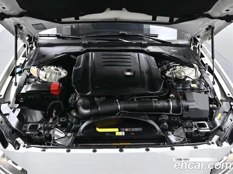 Jaguar XF 2017 2.0 гидро в Москве № 386434, фото 6