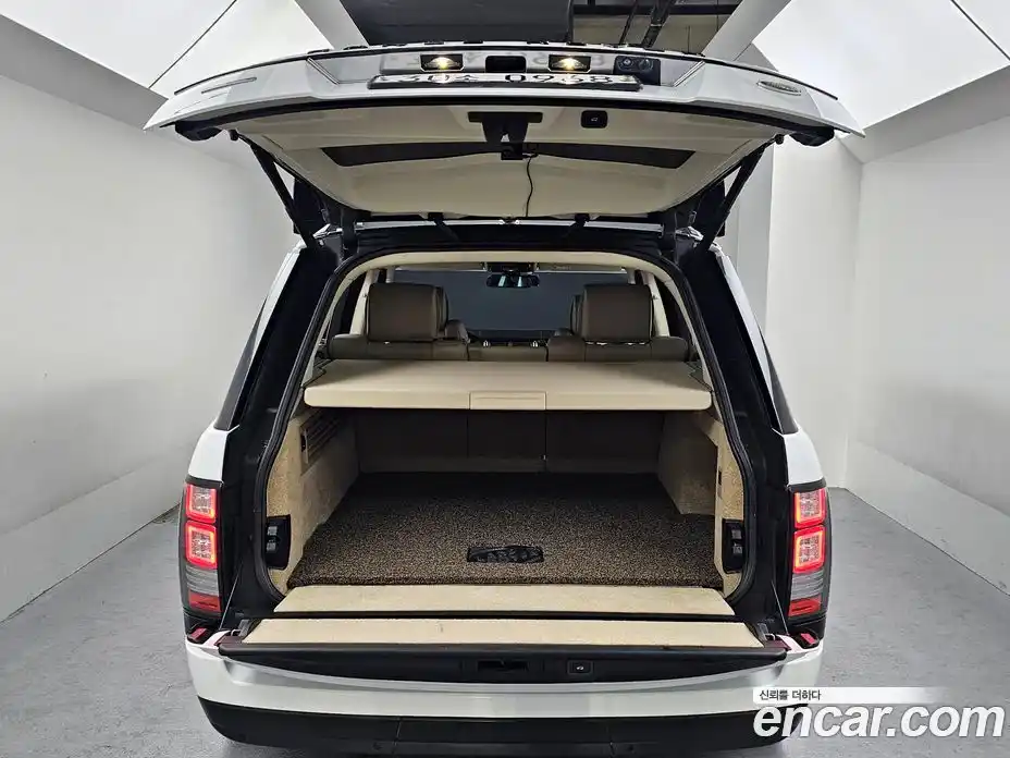 Land Rover Range-Rover 2016 4.4 гидро в Москве № 498997, фото 20