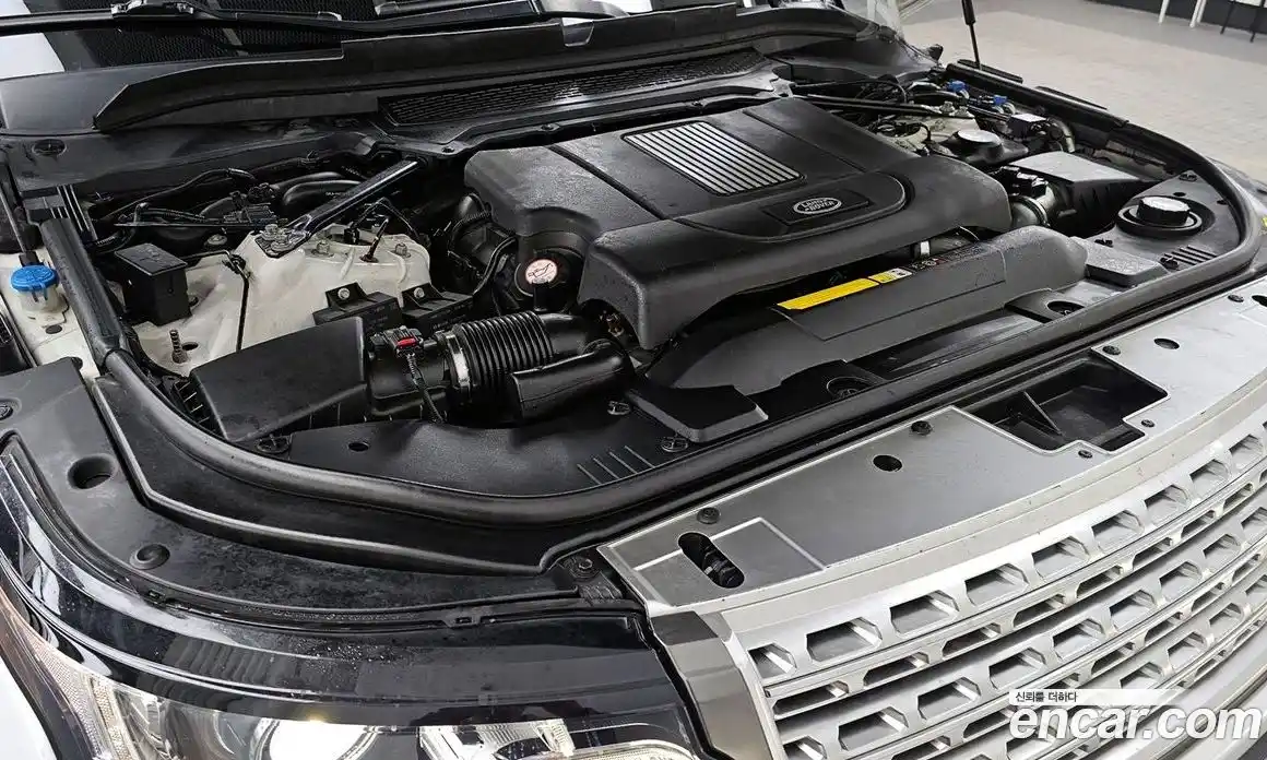 Land Rover Range-Rover 2016 4.4 гидро в Москве № 498997, фото 6