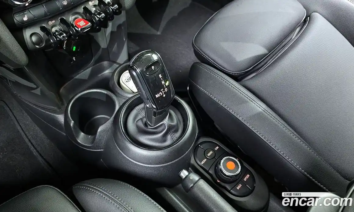 Mini Cooper 2021 1.5 гидро в Москве, фото 9