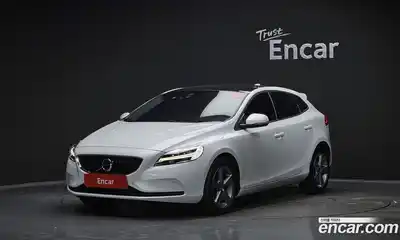 Volvo V40, 2017