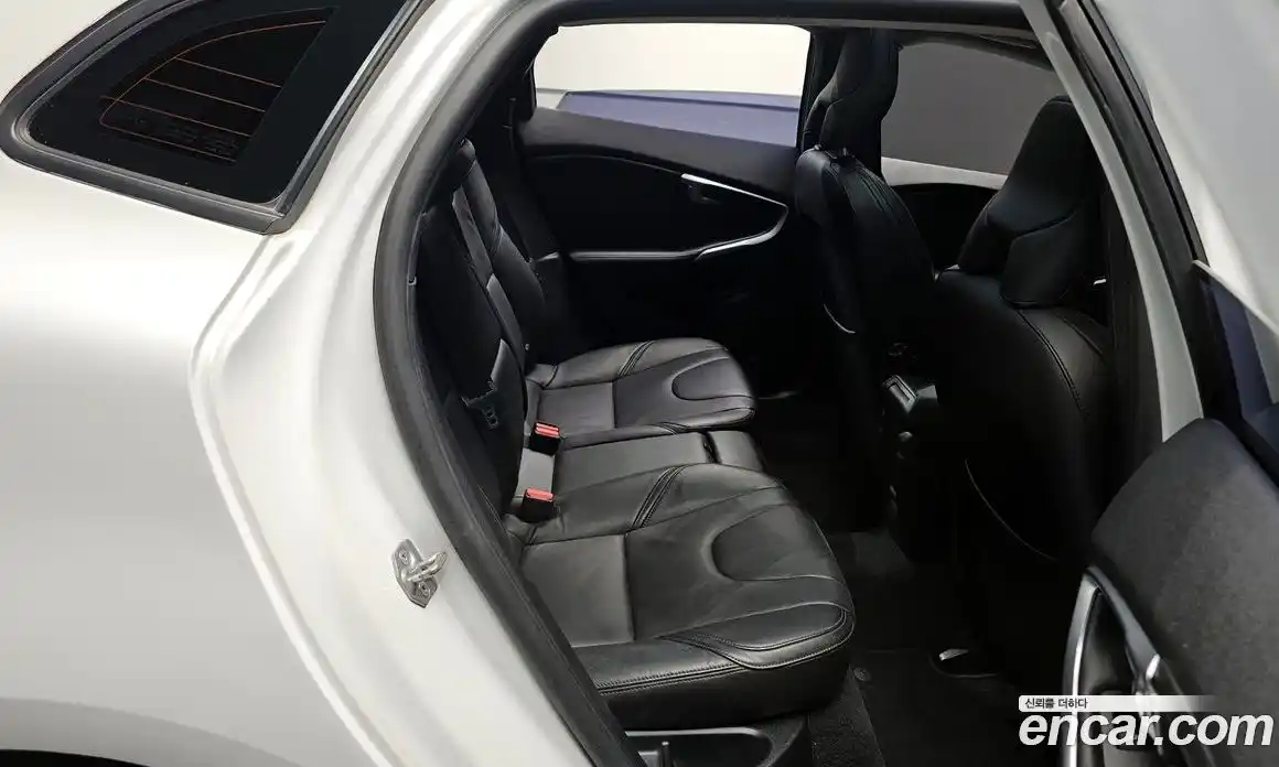 Volvo V40 2017 2.0 гидро в Москве № 724006, фото 11