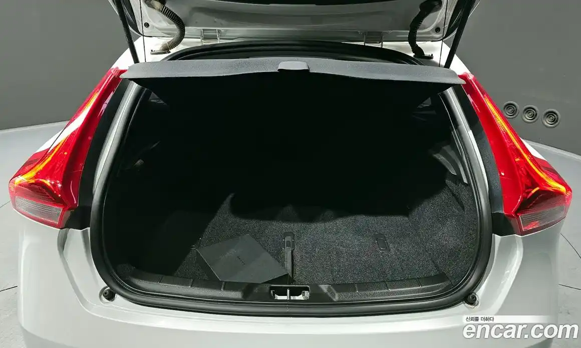 Volvo V40 2017 2.0 гидро в Москве № 724006, фото 20