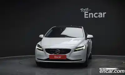 Volvo V40 2017 2.0 гидро в Москве № 724006, миниатюра 3