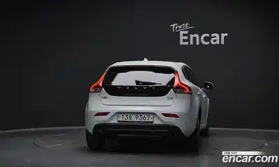 Volvo V40 2017 2.0 гидро в Москве № 724006, миниатюра 4