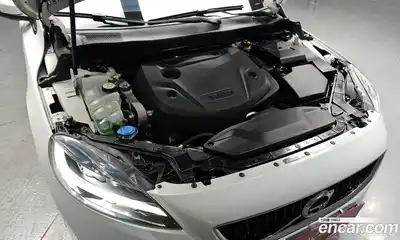 Volvo V40 2017 2.0 гидро в Москве № 724006, миниатюра 6