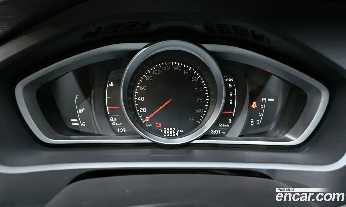 Volvo V40 2017 2.0 гидро в Москве № 724006, фото 8
