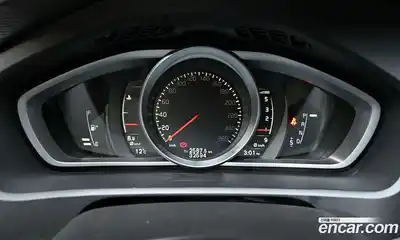 Volvo V40 2017 2.0 гидро в Москве № 724006, миниатюра 8