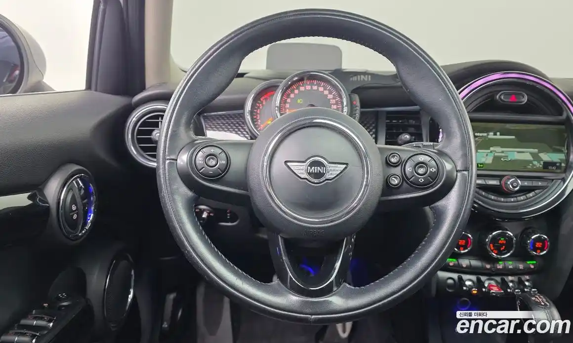 Mini Cooper 2017 2.0 гидро в Москве № 724889, фото 16