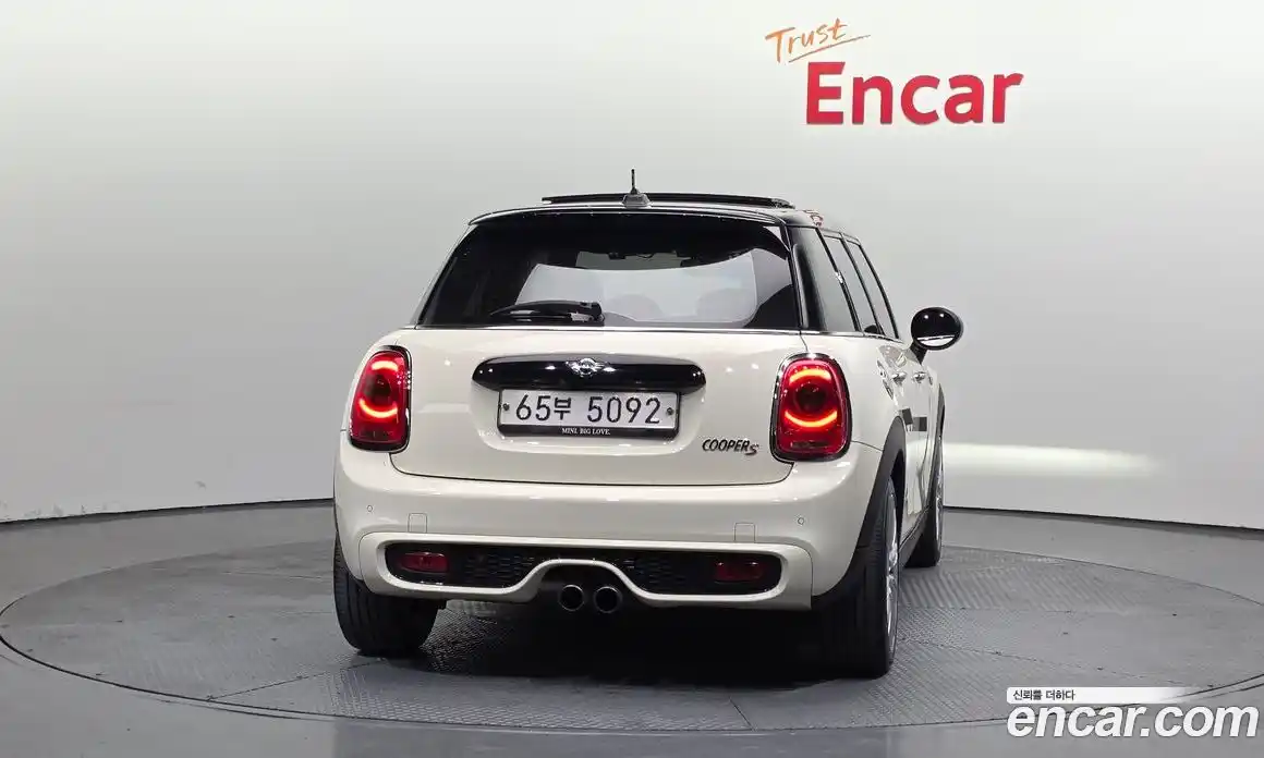 Mini Cooper 2017 2.0 гидро в Москве № 724889, фото 4