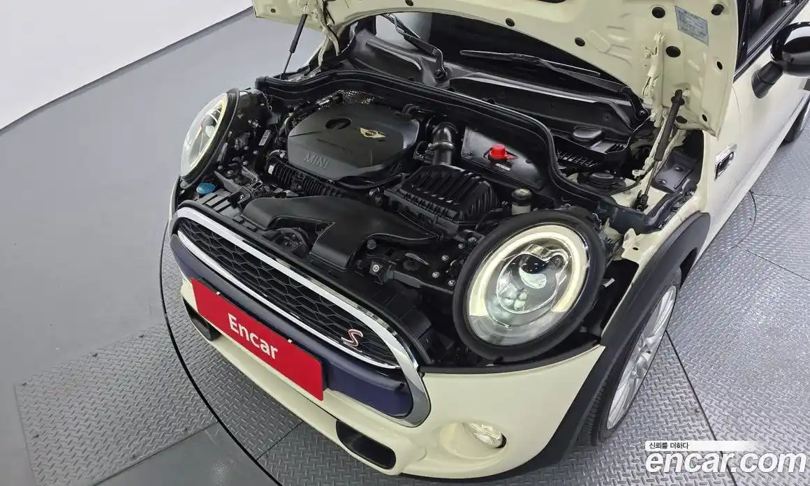 Mini Cooper 2017 2.0 гидро в Москве № 724889, фото 6