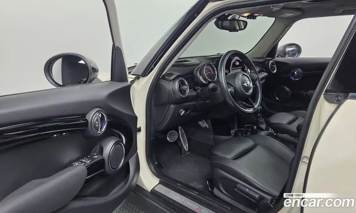 Mini Cooper 2017 2.0 гидро в Москве № 724889, фото 10