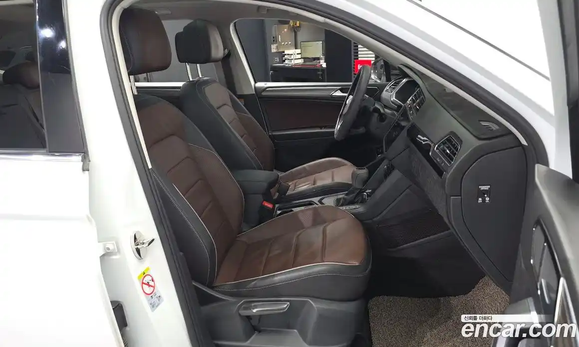 Volkswagen Tiguan 2022 2.0 гидро в Москве № 826155, фото 11