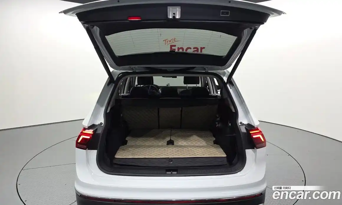 Volkswagen Tiguan 2022 2.0 гидро в Москве № 826155, фото 20