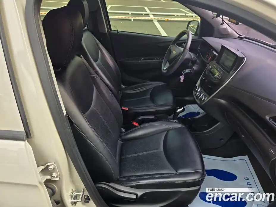 Chevrolet Spark 2016 1.0 Автомат в Москве № 975178, фото 17