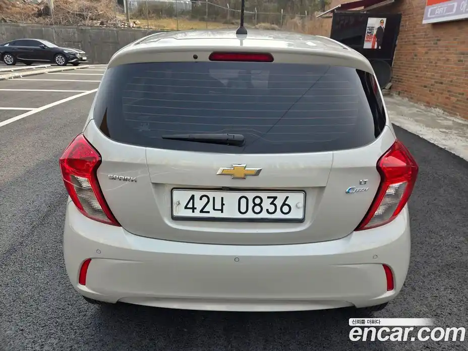 Chevrolet Spark 2016 1.0 Автомат в Москве № 975178, фото 2
