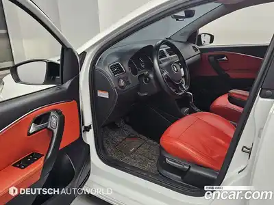 Volkswagen Polo 2015 1.4 гидро в Москве № 976165, миниатюра 11