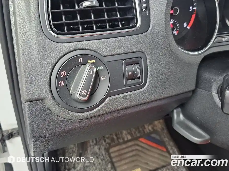 Volkswagen Polo 2015 1.4 гидро в Москве № 976165, фото 17