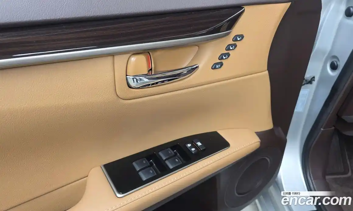 Lexus ES 2017 2.5 гидро в Москве № 1014471, фото 14