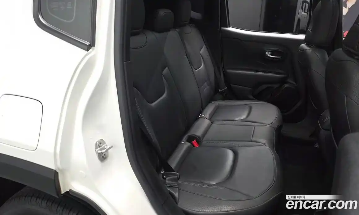 Jeep Renegade 2020 1.6 гидро в Москве № 1015035, фото 11