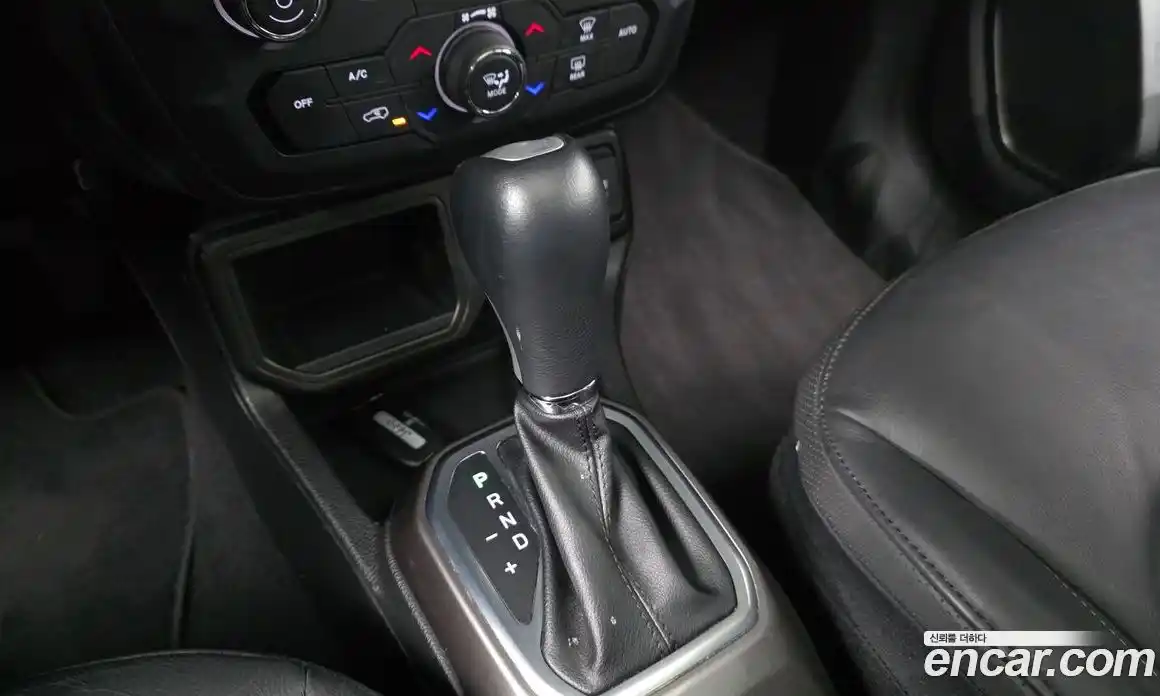 Jeep Renegade 2020 1.6 гидро в Москве № 1015035, фото 9