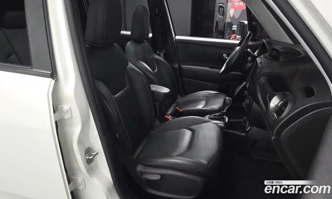 Jeep Renegade 2020 1.6 гидро в Москве № 1015035, фото 10
