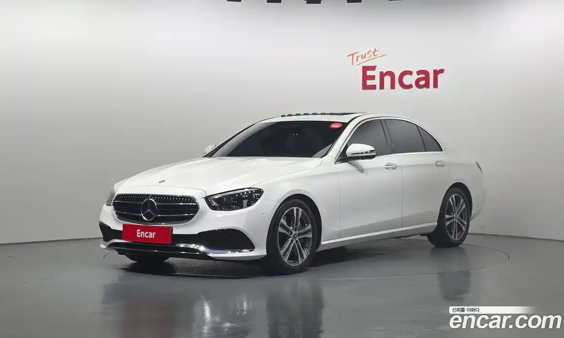 Mercedes-Benz E-Class 2022 2.0 гидро в Москве, фото 1