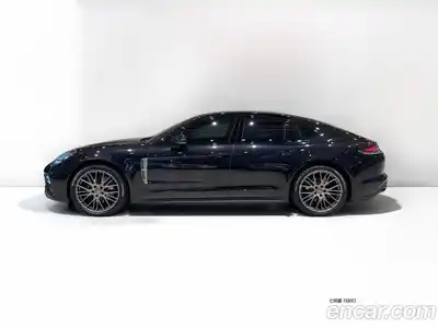 Porsche Panamera, 2022
