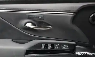 Lexus ES 2023 2.5 гидро в Москве № 168138, миниатюра 12