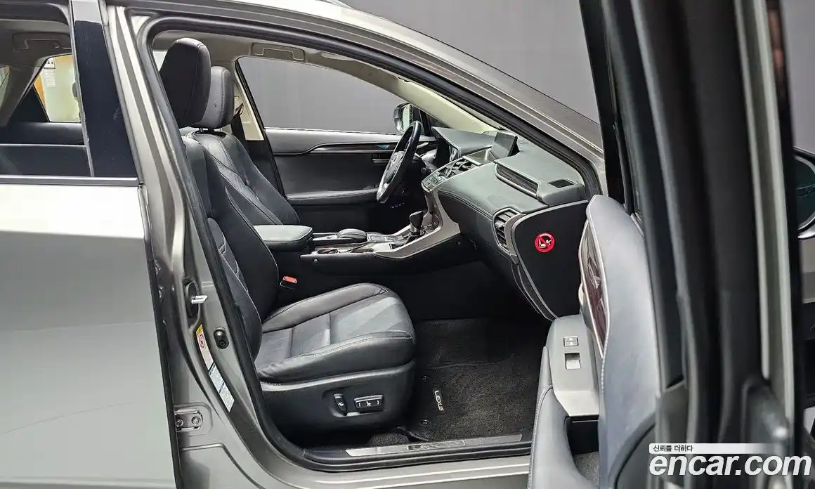 Lexus NX 2016 2.5 гидро в Москве № 168205, фото 17